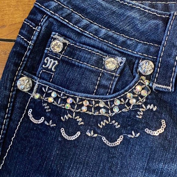 Miss Me signature ankle Skinny Jeans with Embellishments - Picture 2 of 7